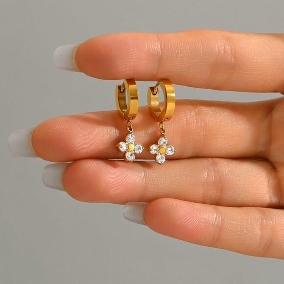 🆕 Women Gold Delicately Designed Earrings 18K Elegant Pearl Sunflower Jewelry - Picture 6 of 7